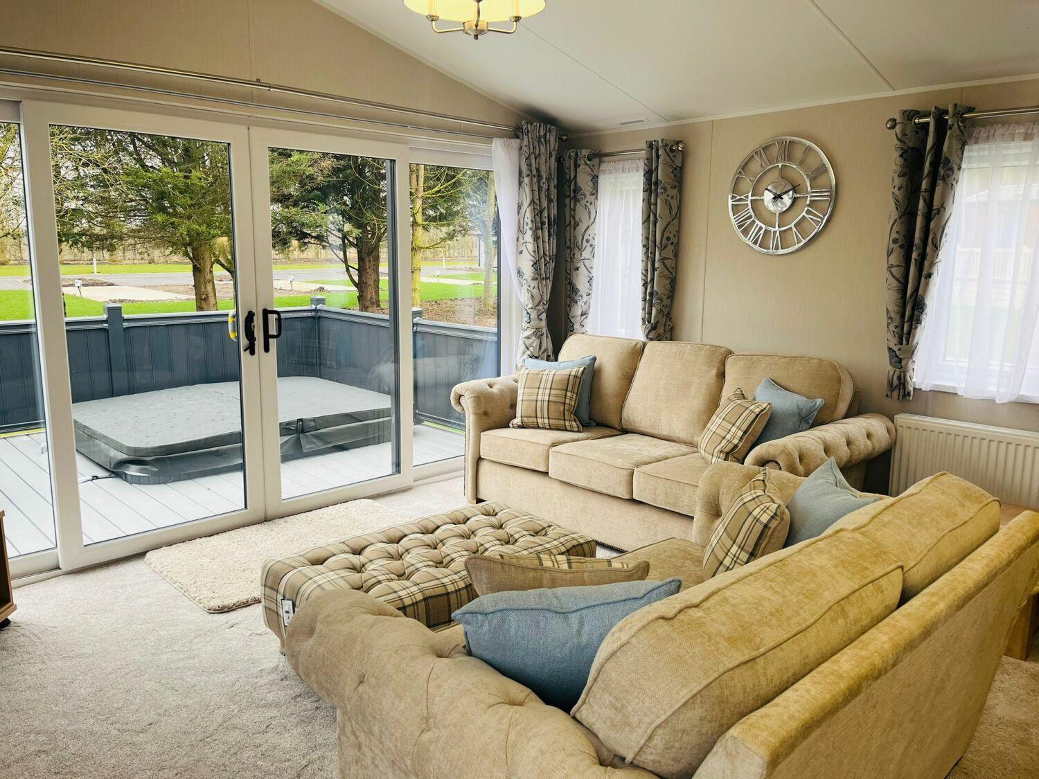 Country Cabin With Hot Tub York Extérieur photo