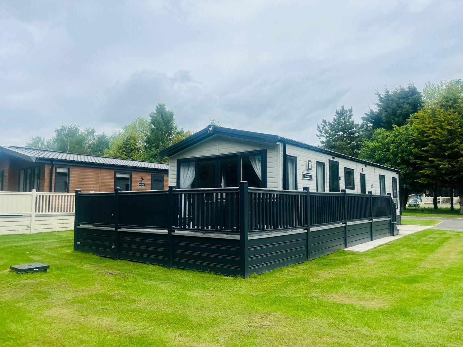 Country Cabin With Hot Tub York Extérieur photo
