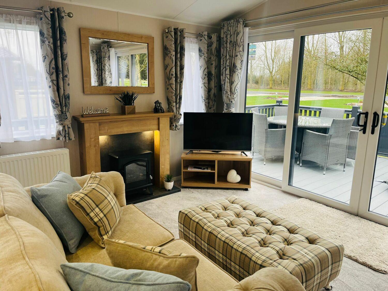 Country Cabin With Hot Tub York Extérieur photo